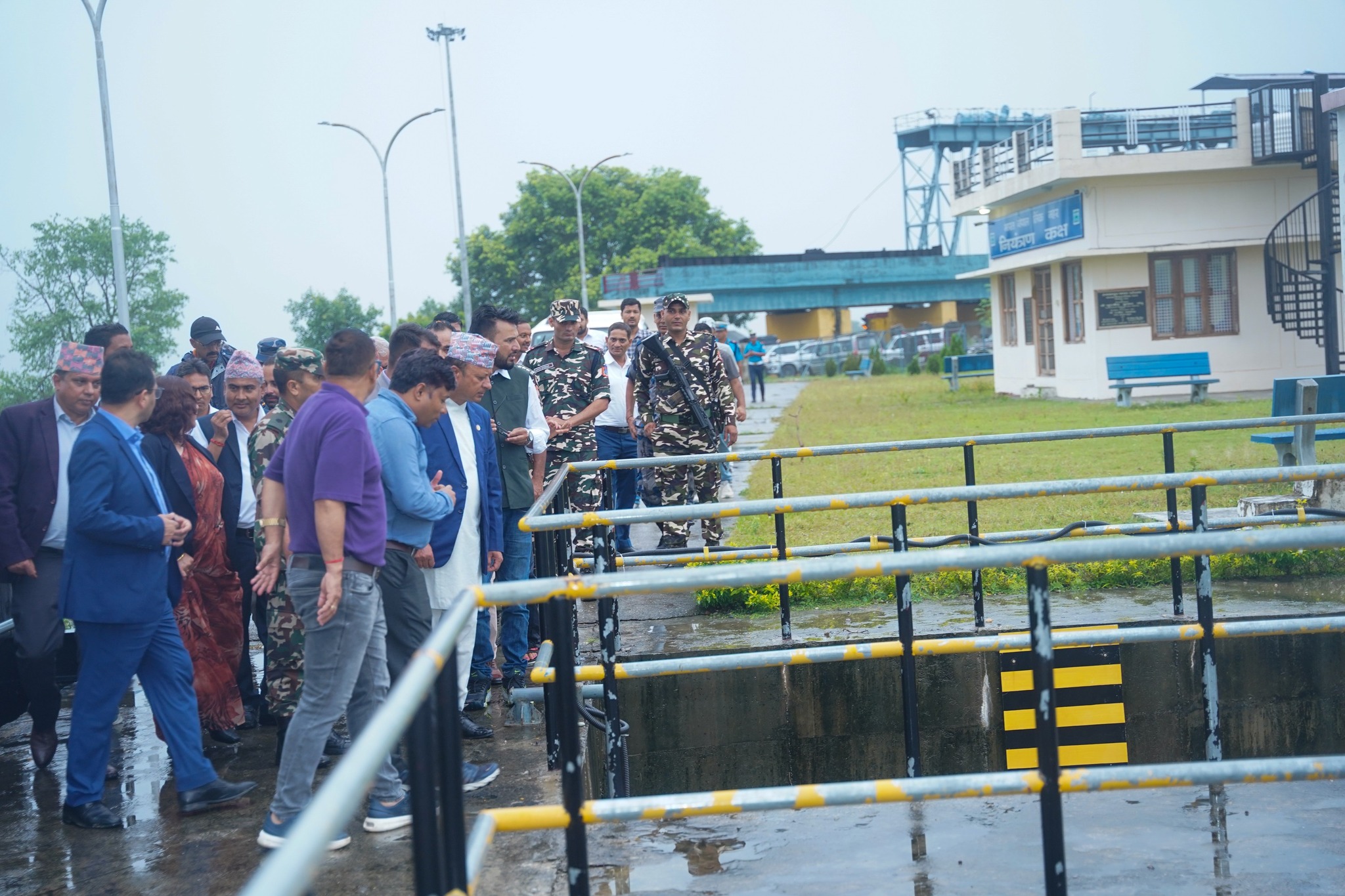उर्जामन्त्री खड्काले गरे महाकाली सिंचाइ आयोजनाको अवलोकन, जुनकुनै हालतमा परियोजना सम्पन्न गर्ने बाचा